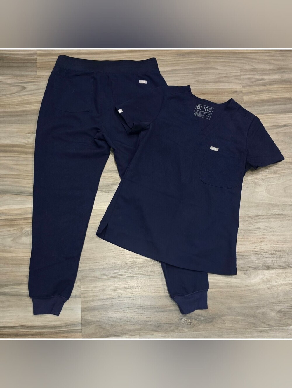 FIGS Women’s Navy Scrub Set Catarina Top XS Zamora Jogger Pants Small